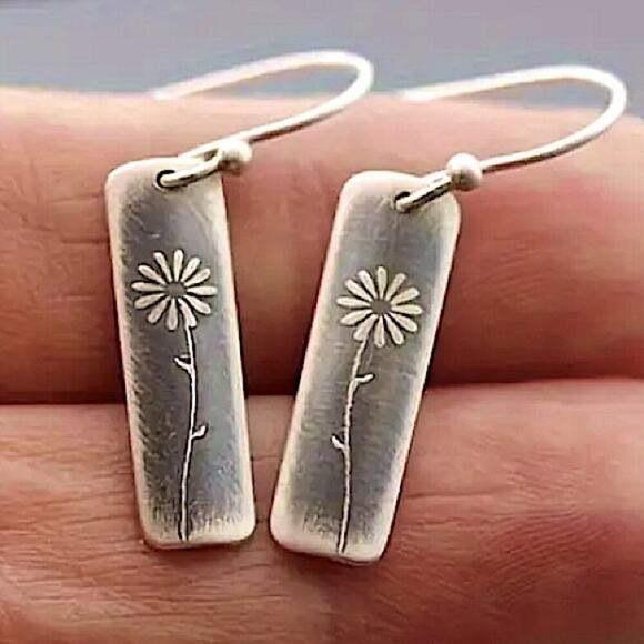 Vintage Silver Daisy Dangle Earrings, Stainless Steel Boho Tribal Minima… - Picture 3 of 9